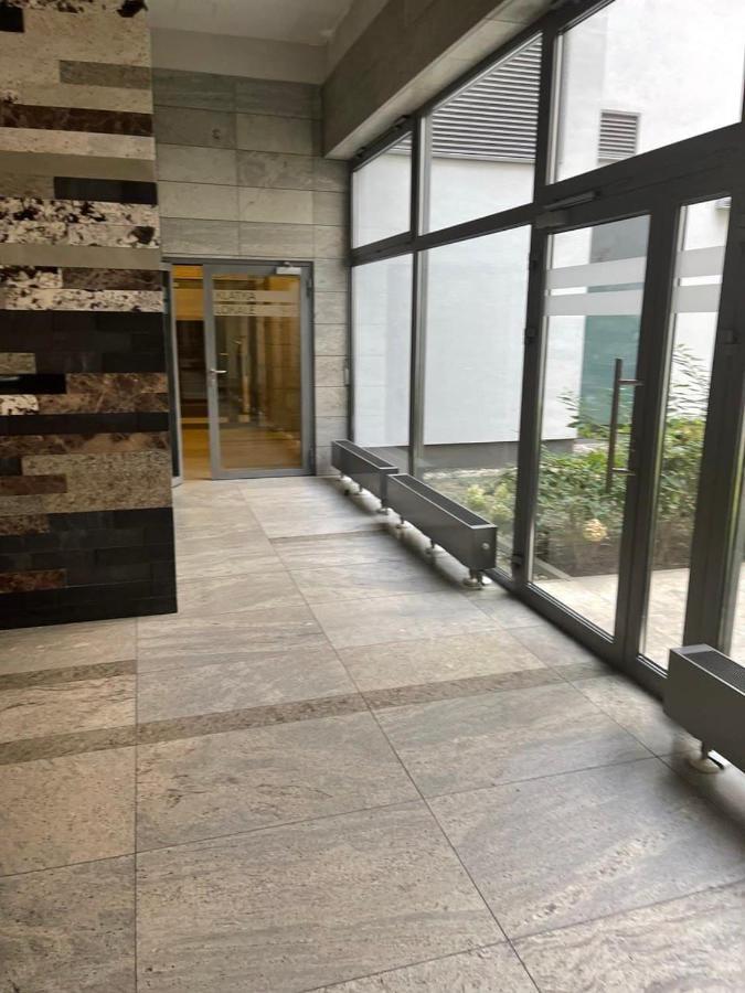 Apartament Obrzezna Airport Apartment Варшава Екстериор снимка