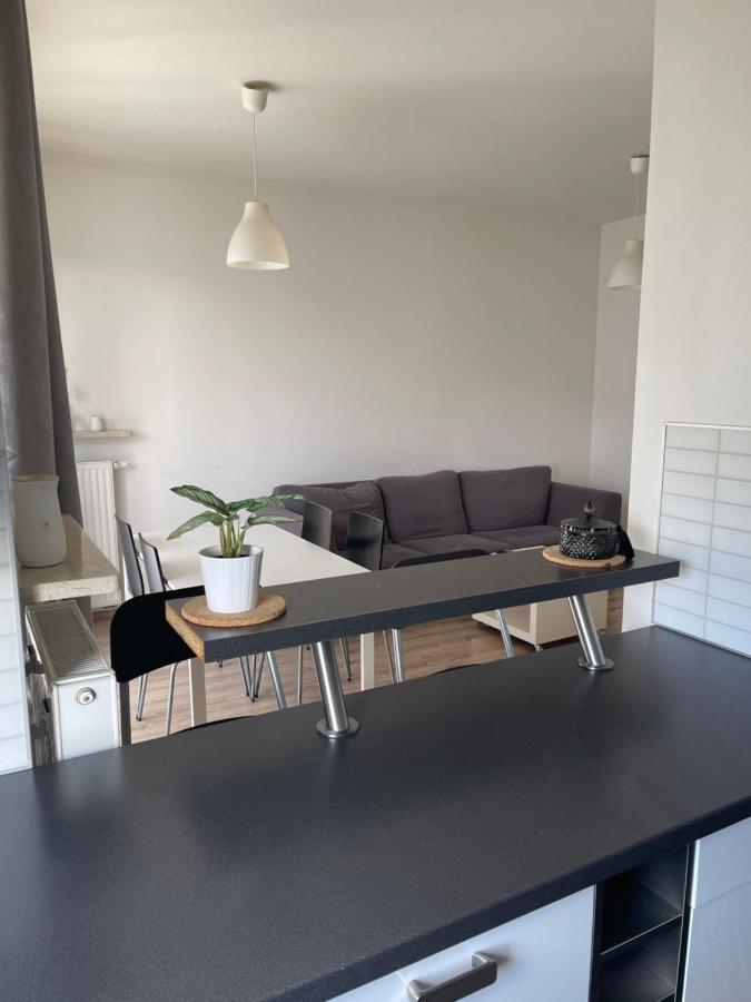Apartament Obrzezna Airport Apartment Варшава Екстериор снимка